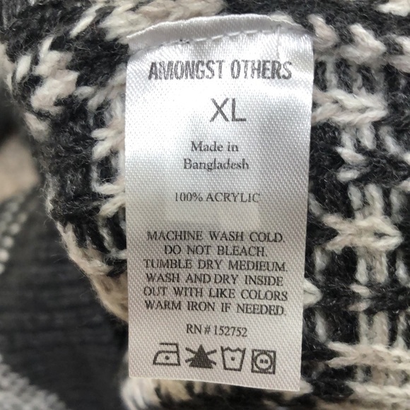 NWT Amongst Others Sweatee Size XL Black Tribal Fairisle - Picture 5 of 8